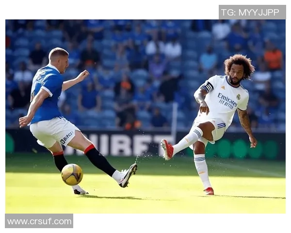 欧冠新球科技揭秘内置智能芯片实时追踪射门数据提升比赛分析能力